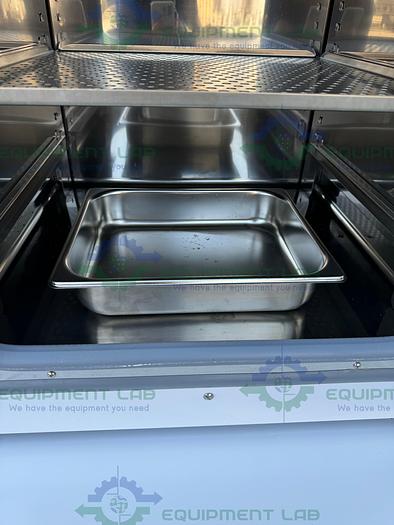 Used VWR  VWR51014992 Dual Stacked Air Jacketed CO2 Incubator 115V, 50°C, 6.5 Cu. Ft