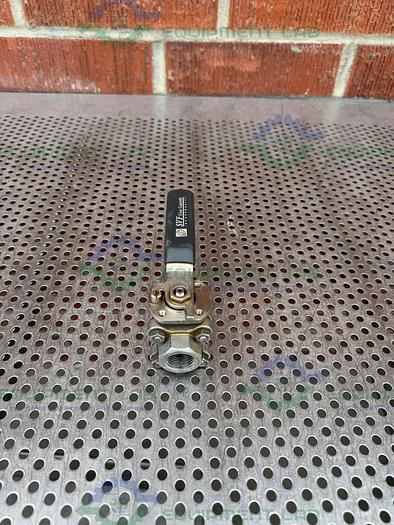 Used SVF -F. C. I. R86666ATSE Compression Ball Valve w/ 1/2" Sanitary Fitting 1500PSI