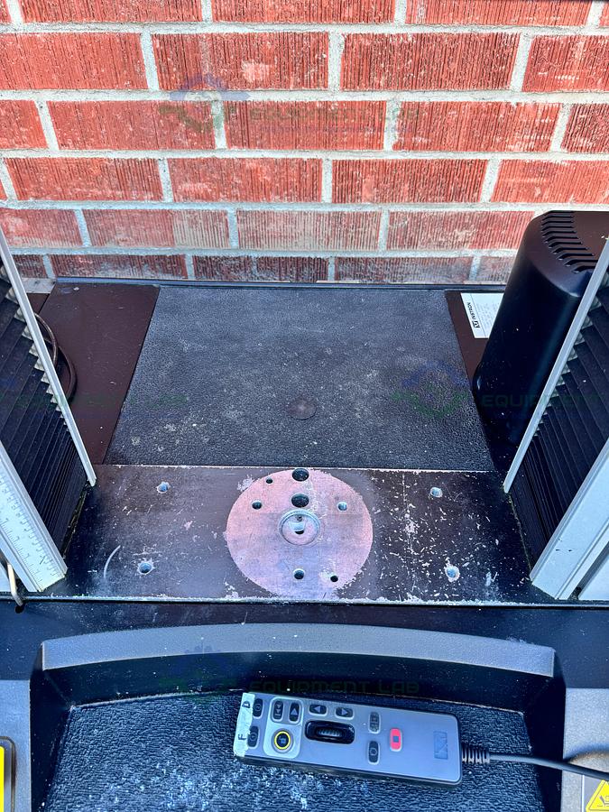 Used Instron 68TM-R / 5564 Dual Column Tensile Compression Tester