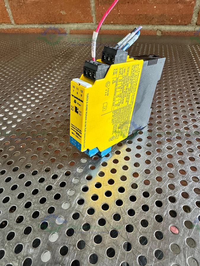 Used Turck IM31-22Ex-i Analog Signal Isolator Interface Module