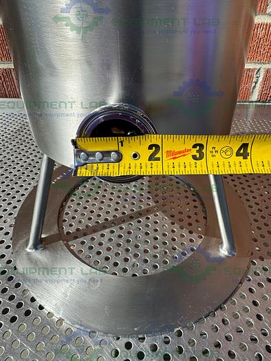 Used Aquasyn  Hastelloy C 22 Single Wall  14 Liter Tank w/ Aquasyn Valve