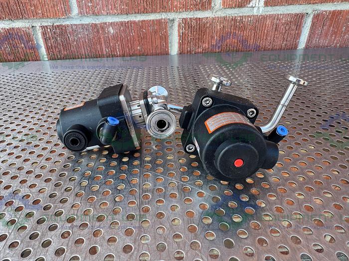 Used 2 Gemu CO26690 4-way Diaphragm Valve w/ 1/2" Sanitary Fitting