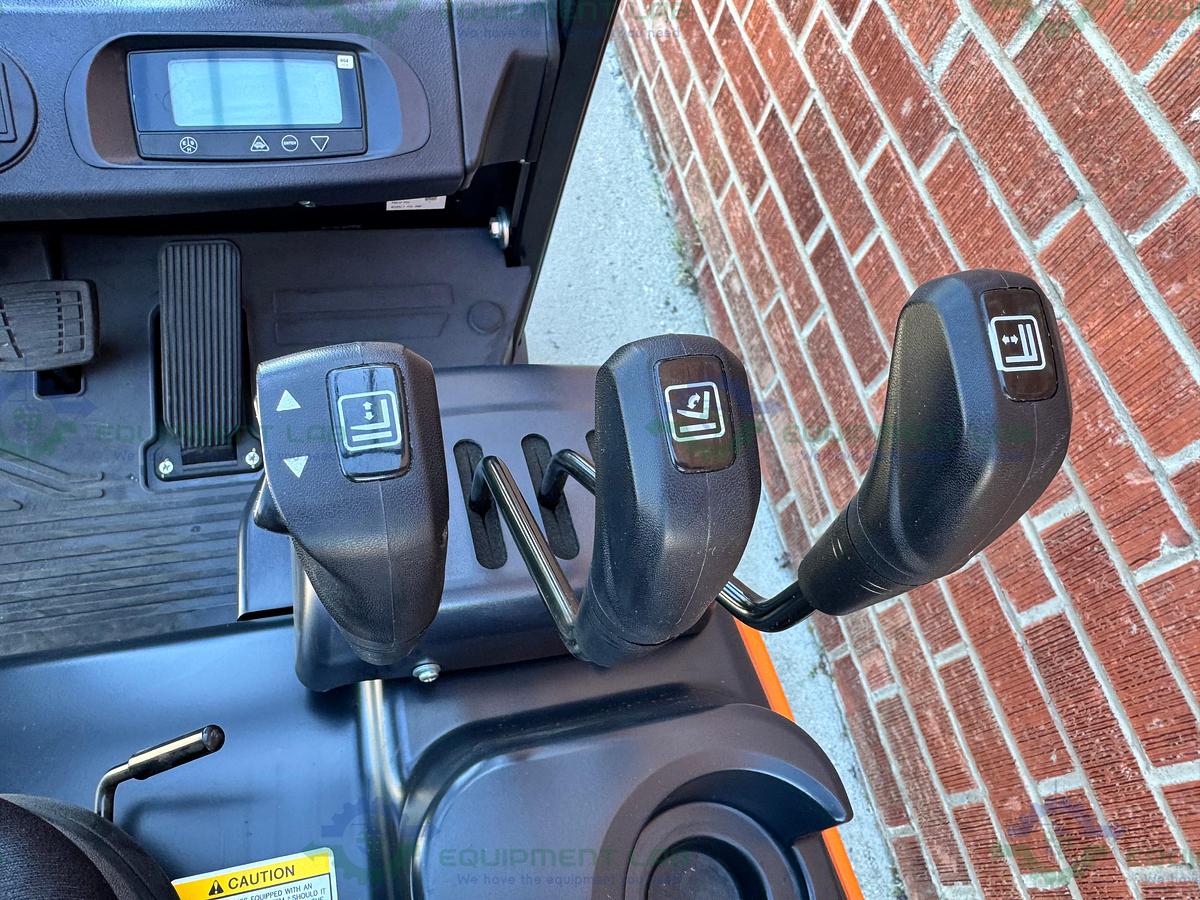 Used Doosan BC20S-7 Electric Forklift 3600 LBS Capacity, 20 Hrs, MFG 22 w/ Charger