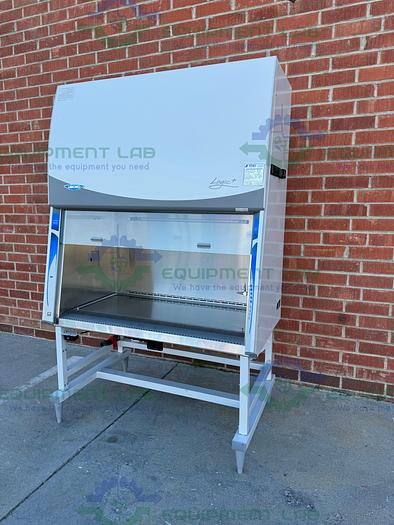 Used Labconco 3780101 Logic Biosafety Cabinet 4 Ft Class II Type A2 w/ Hydraulic Legs