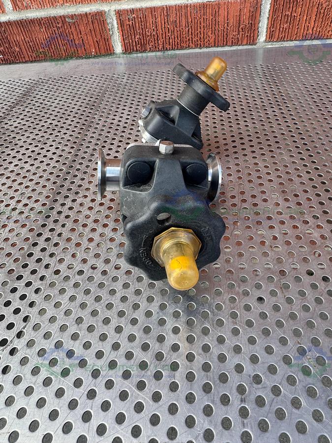 Used 2- ITT Pure Flo RA25MAX Diaphragm Valve w/ 1" to 3/4" Sanitary Fitting