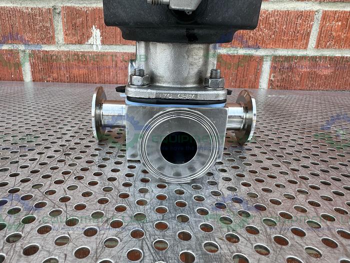 Used ITT Pure Flo Advantage B209  3 - Way Diaphragm Valve w/ 1" Sanitary Fitting