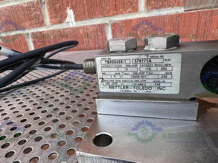 Used Mettler Toledo  Flexmount Scale Weigh Module w/ 0958 Load Cell Junction Box