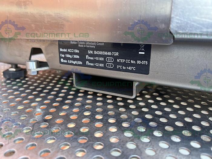 Used Mettler Toledo  KCC150S  Stainless Steel Bench Scale 300 Lb Capacity 23" x 31"