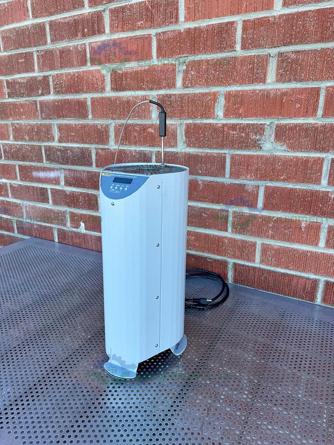 Used Fluke 9260 Mini Fixed Point Cell Furnace 50 °C to 660 °C, 1200 Watts, 115 VAC