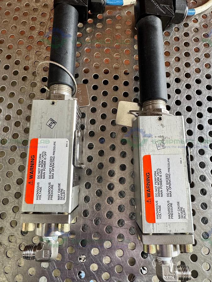 Used Lot of 2 - ITT Neo-Dyn 132P54C6 Adjustable Pressure Switch 375 to 725 PSIG