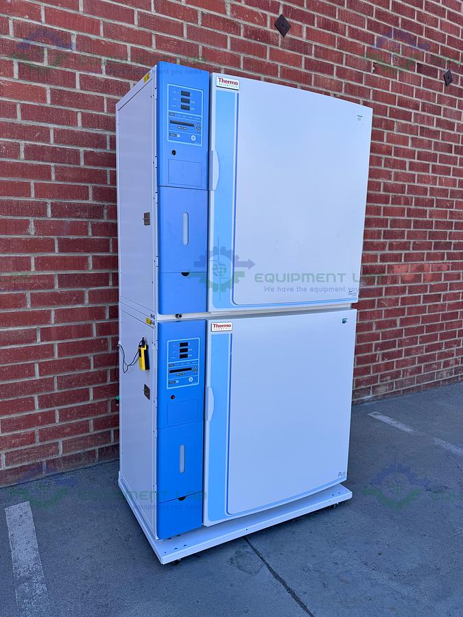 Used Thermo Forma 3310 Steri-Cult Double Stack CO2 Incubator, 11 cu. ft, 50°C MFG 21