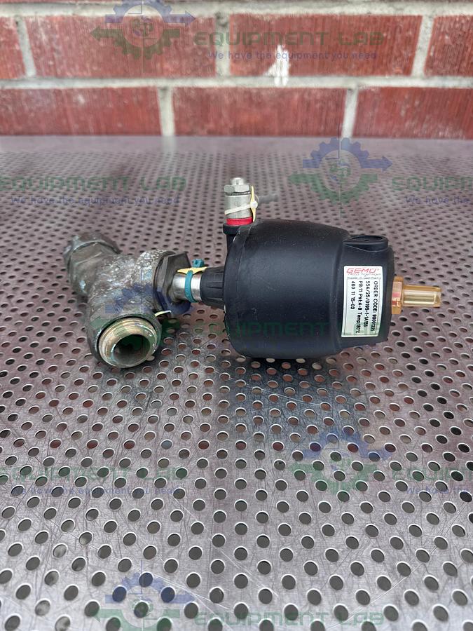 Used Gemu 554/25/D195 Pneumatic Angle Seat Globe Valve w/ 1" Compression Fitting