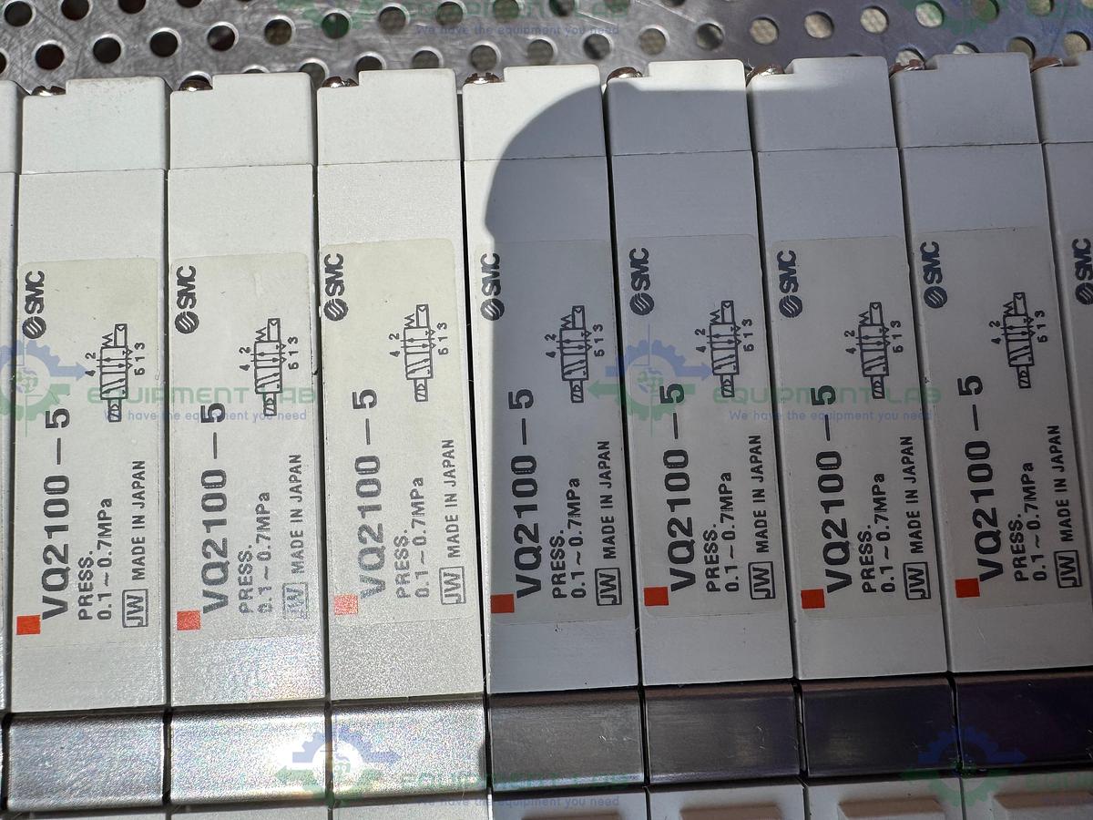 Used Lot of 12 - SMC VQ2100-5 Solenoid Valve Manifold 0.1-0.7 MPa