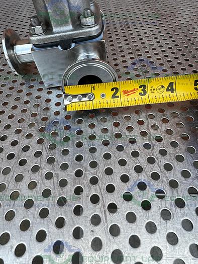 Used ITT Pure Flo Advantage B209  3 - Way Diaphragm Valve w/ 1" Sanitary Fitting