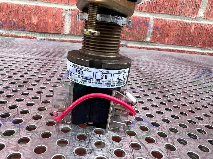 Used Allen-Bradley  800H-QPT24 Series C Illuminated Push Button Switch 24V