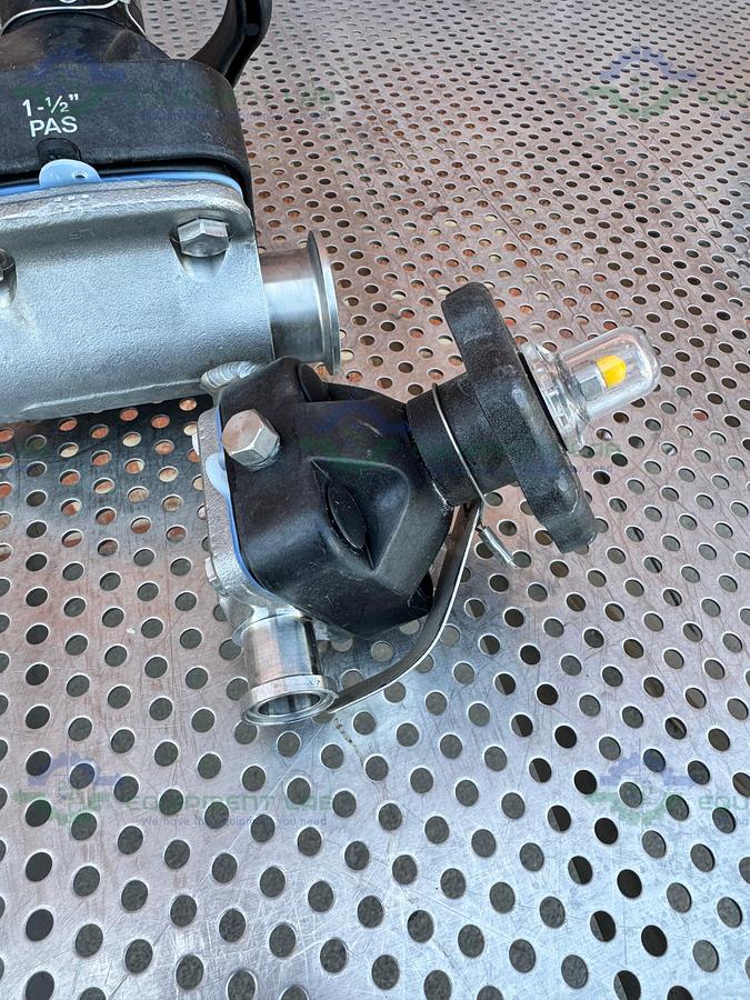 Used 2 ITT Pure Flo RA0.5MAX Diaphragm Valve w/ 1 1/2 and 1/2" Sanitary Fitting