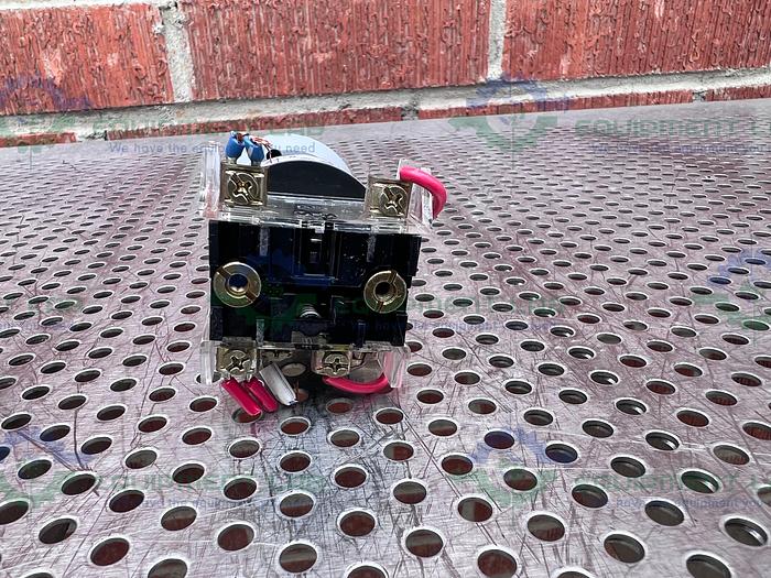 Used Allen-Bradley  800H-QPT24 Series C Illuminated Push Button Switch 24V