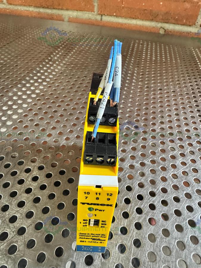 Used Turck IM1-121EX-R Isolating Switching Amplifier