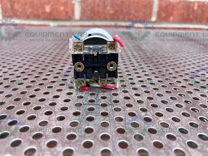 Used Allen-Bradley 800H-QPT24 Series C Illuminated Push Button Switch 24V