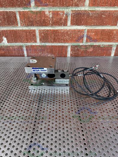 Used Mettler Toledo  Flexmount Scale Weigh Module w/ 0958 Load Cell Junction Box