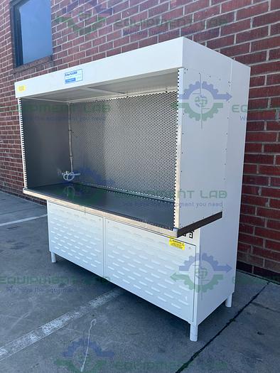 Used Baker  EdgeGARD EG-6320 Horizontal Laminar Flow Clean Bench Hood 6Ft, 115V