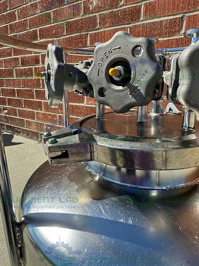 Used Alloy Products  10 Liter Stainless Steel Process / Pressure Vessel 40 PSI