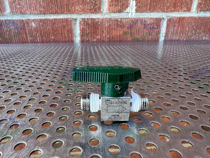 Used Lot of 2 - Swagelok SS-4P4T2 Stainless Steel Ball Valve w/ 1/4" MNPT Fitting