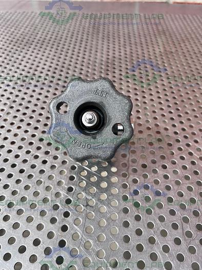 Used ITT Pure Flo  3-Way .5-316L-RA20MAX Diaphragm Valve w/ 1/2" Sanitary Fitting