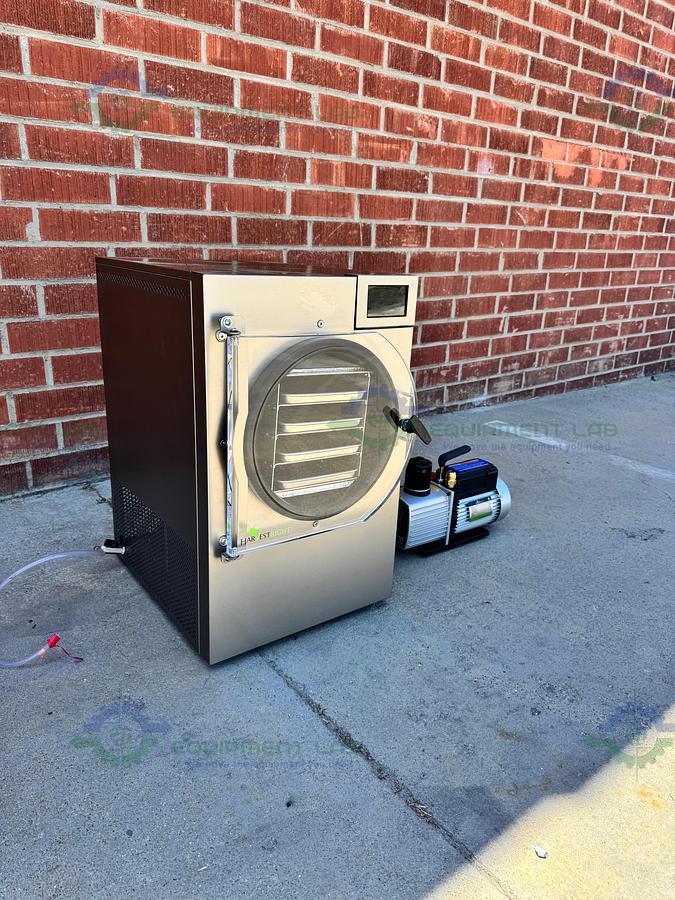 Used Harvest Right HRFDM Benchtop Freeze Dryer / Lyophilizer w/ Pump 3/4 HP