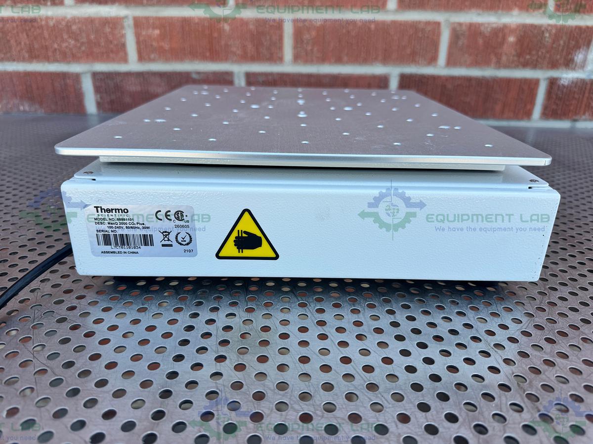 Used Thermo 88881101 Benchtop CO2 Resistant Shaker w/ Thermo 88881127B Controller