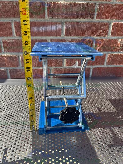 Used Unbranded 8" x 8" x 12" Table-Top Lab Jack
