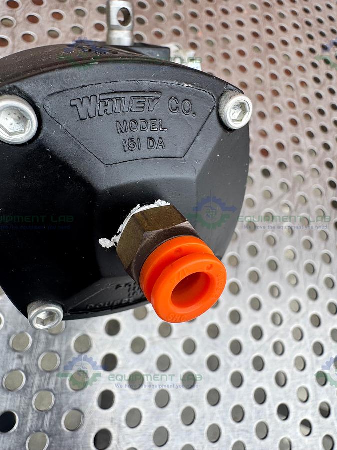 Used Whitey/Swagelok 151 DA Pneumatic Double Acting Actuator 200 PSI w/ SS43XS4 Valve