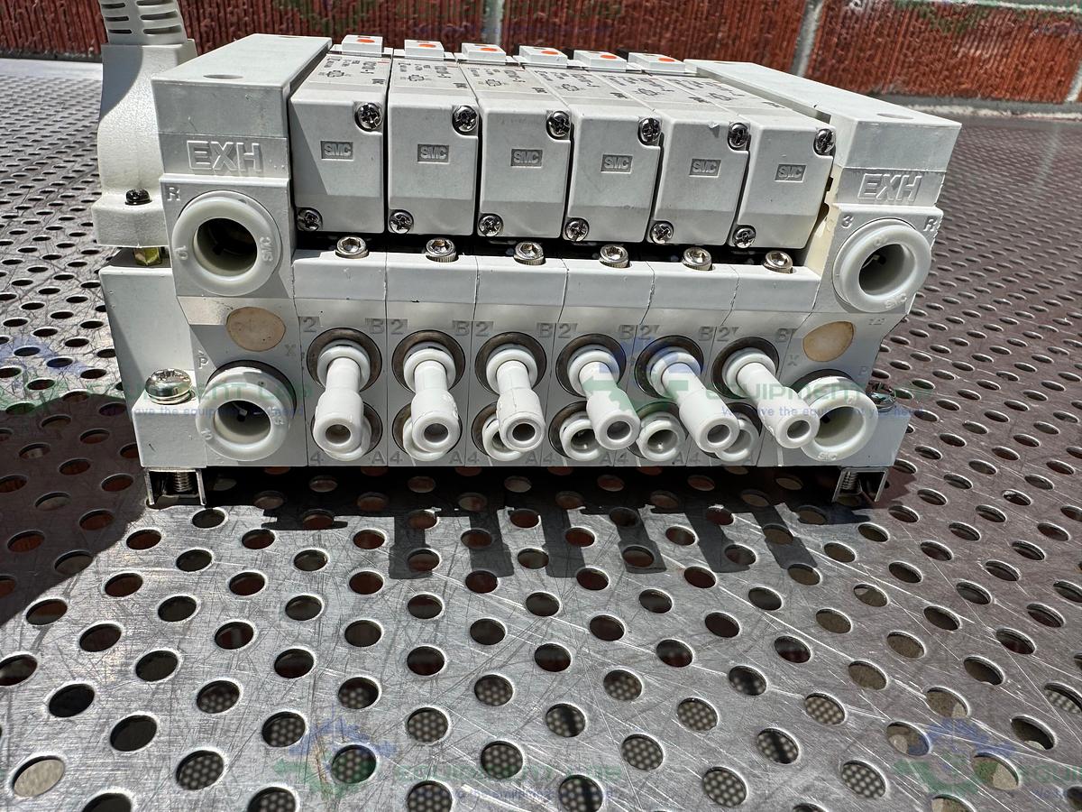 Used Lot of 6 - SMC VQ2100-5 Solenoid Valve Manifold 0.1-0.7 MPa