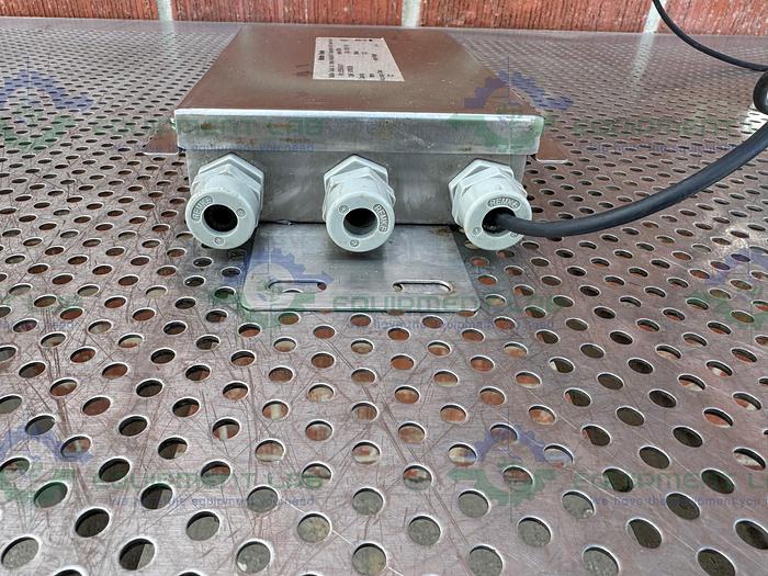 Used Mettler Toledo  Flexmount Scale Weigh Module w/ 0958 Load Cell Junction Box