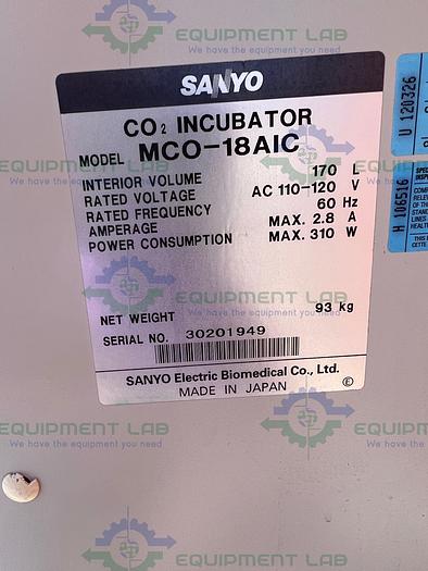 Used Sanyo  MCO-18 AIC CO2 Dual Stacked Incubator 170L, 110- 120V