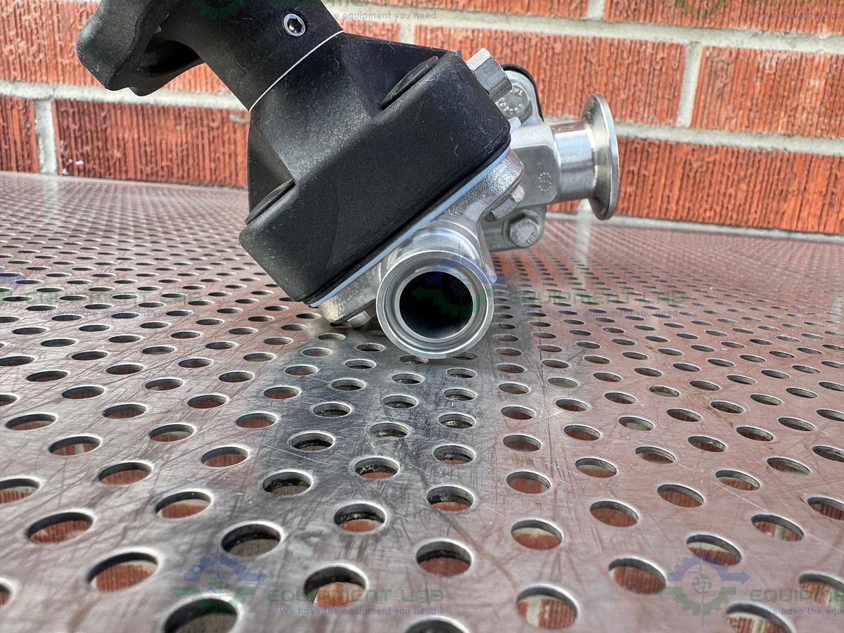 Used 2- ITT Pure Flo RA25MAX Diaphragm Valve w/ 1" to 3/4" Sanitary Fitting