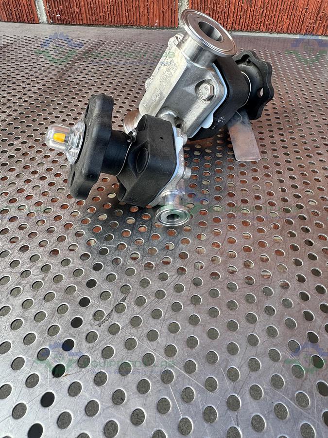 Used 2- ITT Pure Flo RA0.5MAX Diaphragm Valve w/ 1" to 1/2" Sanitary Fitting