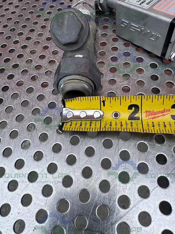 Used Gemu 540/15/D59405-1 Pneumatic Valve Actuator w/ 1/2" NPT Fitting