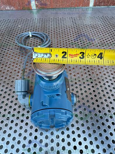 Used Rosemount 2090FG2S2DE1Q4 Pressure Transmitter 0 to 150 PSI w/ 2" Fitting