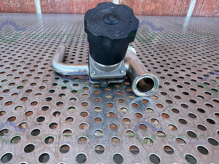 Used ITT Pure Flo 3- Way 316L Diaphragm Valve w/ 3/4" to Elbow Sanitary Fitting