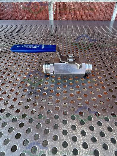 Used Superlok SBV210-S12-PE-BH Stainless Steel Ball Valve 1000 PSI w/ 3/4" Fitting