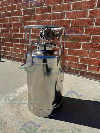 Used Alloy Products  10 Liter Stainless Steel Process / Pressure Vessel 40 PSI