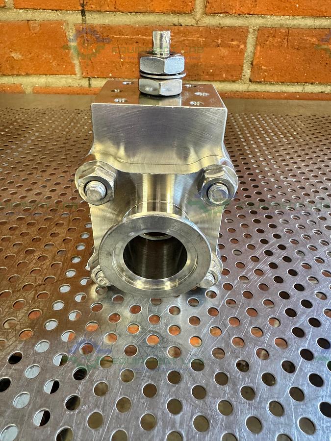 Used Unknown Brand Stainless Steel Ball Valve w/ KF40 Vacuum Fitting