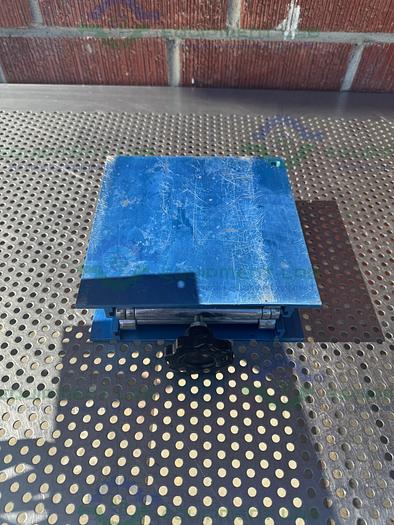 Used Unbranded 8" x 8" x 12" Table-Top Lab Jack