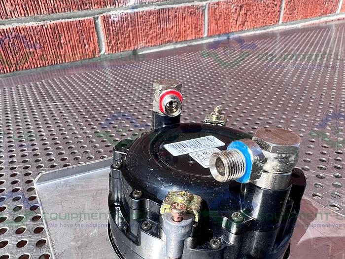 Used Manosiar  Type W081 823971 Puncture Pressure Gauge 0-1000 PSI