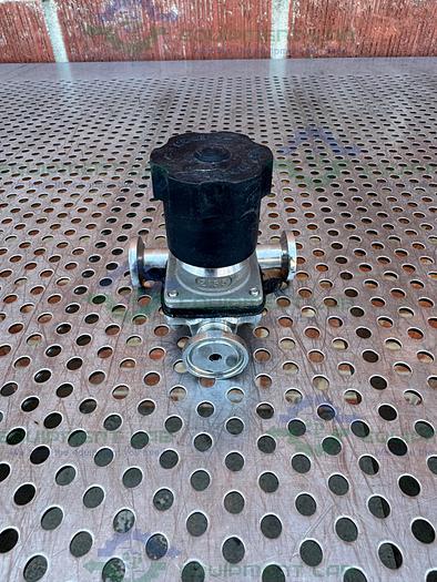 Used ITT Pure Flo 3- Way 316L Diaphragm Valve w/ 1/4" to 1/2" Sanitary Fitting