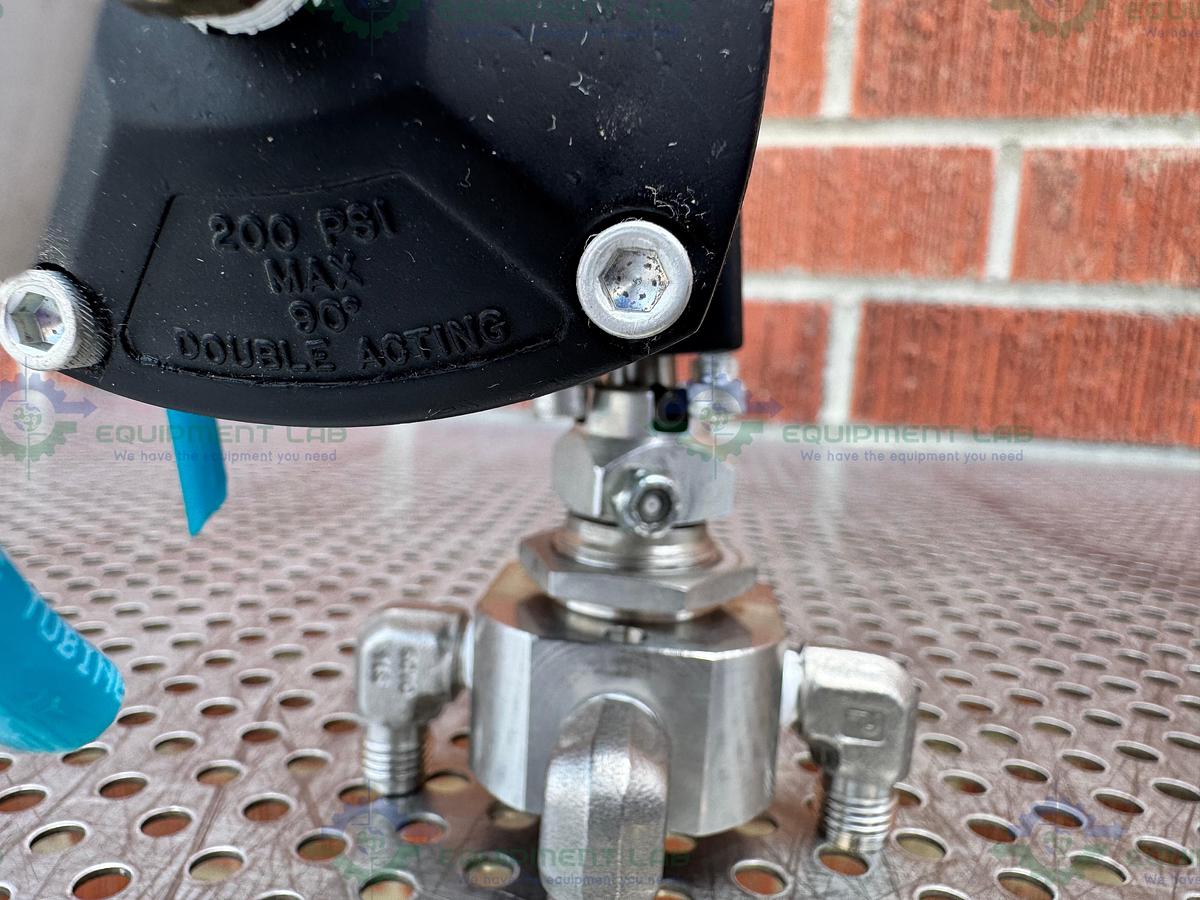 Used Whitey/Swagelok 131 DA Pneumatic Double Acting Actuator w/ SS-43YF2-125 Valve