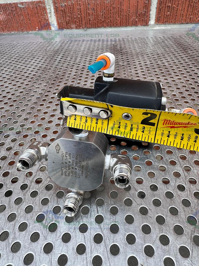 Used Whitey/Swagelok 131 DA Pneumatic Double Acting Actuator w/ SS-43YF2-125 Valve