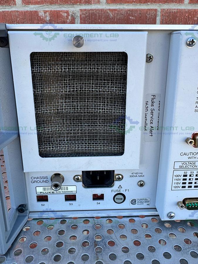 Used Fluke Calibration 5700A High Performance Multi Function Calibrator NOT CALIBRATED