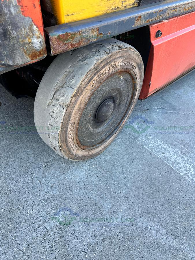 Used Toyota 8FBCU25 Electric Forklift 5000 lbs Capacity 4 Stage Mast w/ Charger